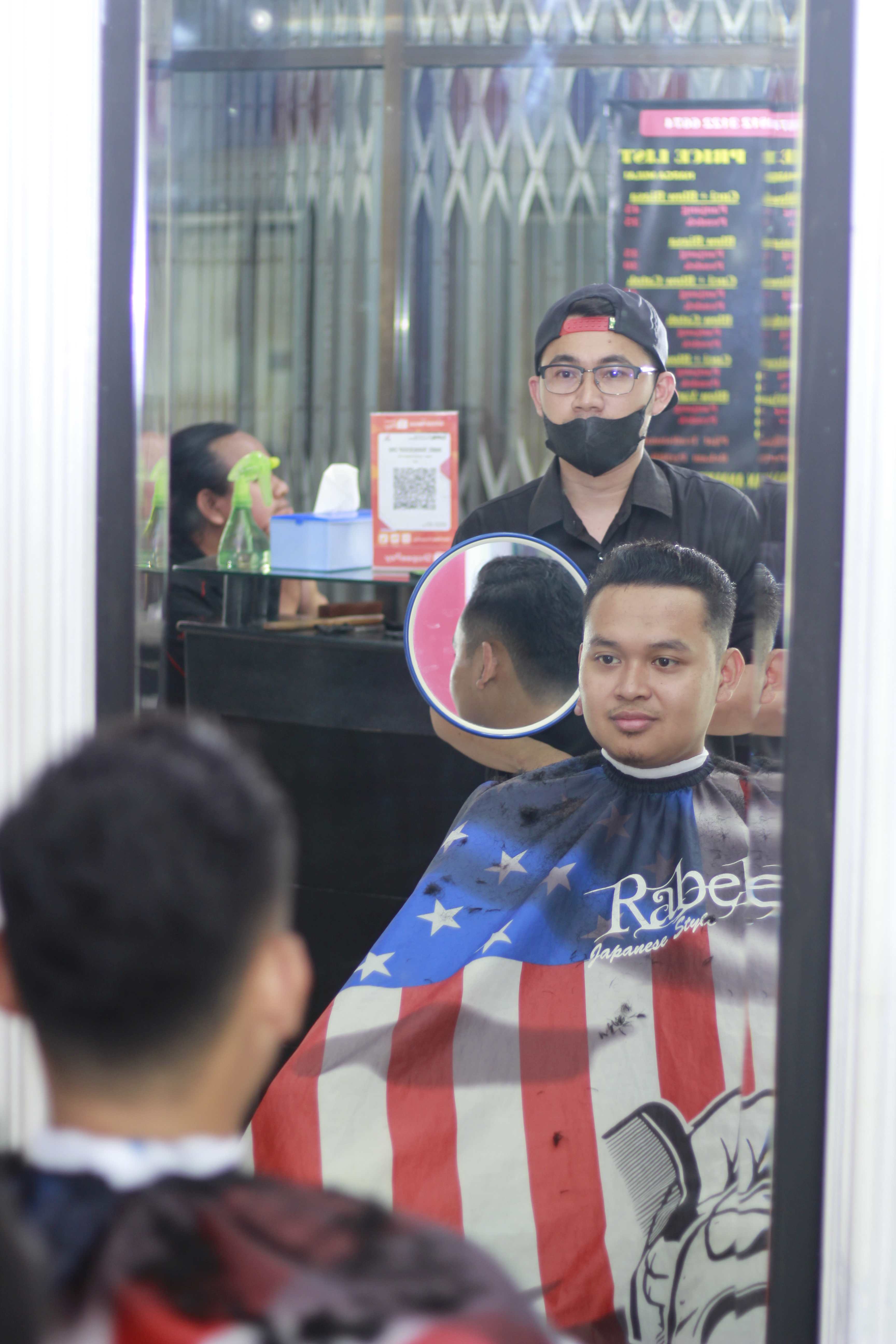 Tempat Barbershop Di Kelurahan Mojolangu Profesional