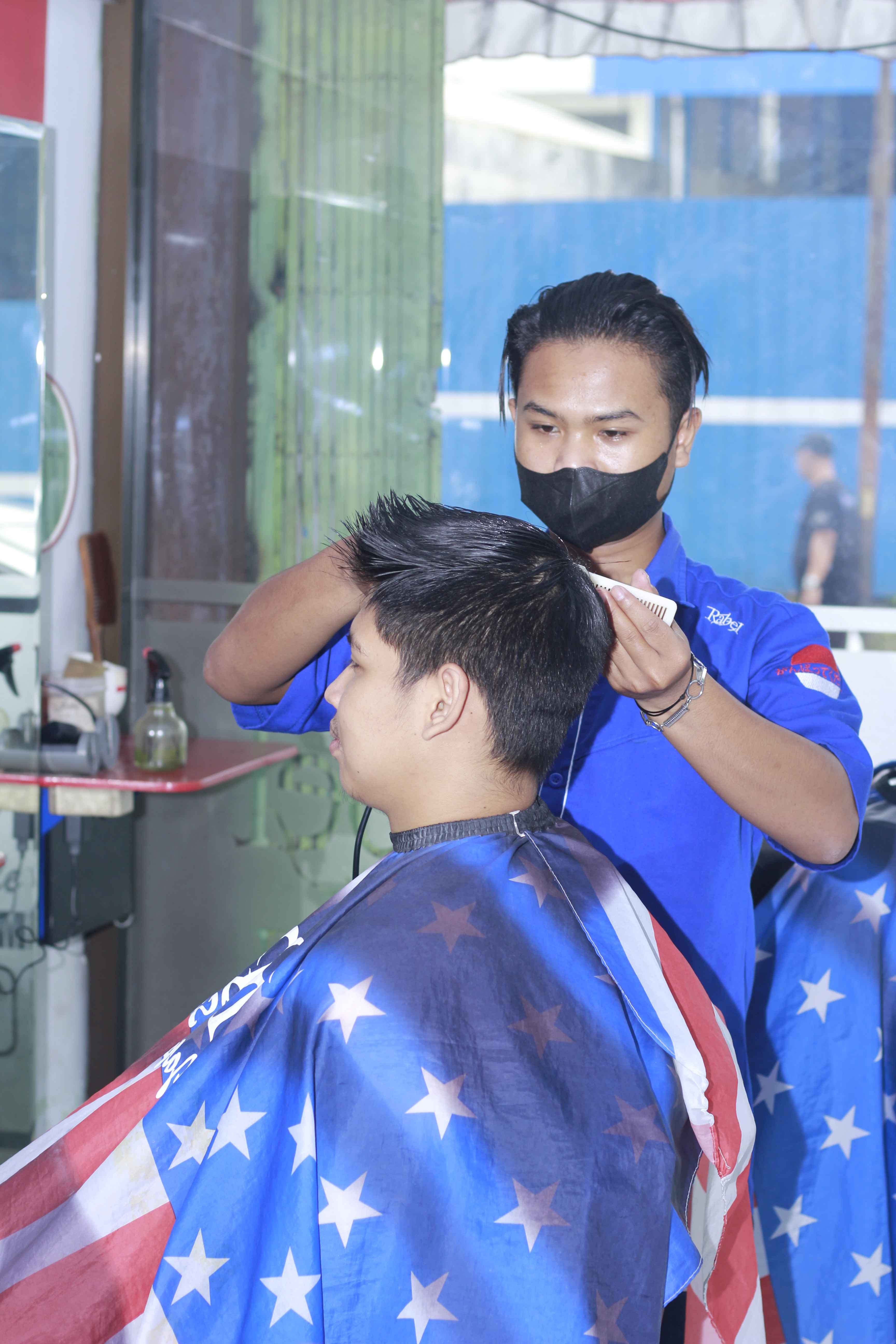 Harga Potong Rambut Di Kelurahan Karangbesuki Profesional