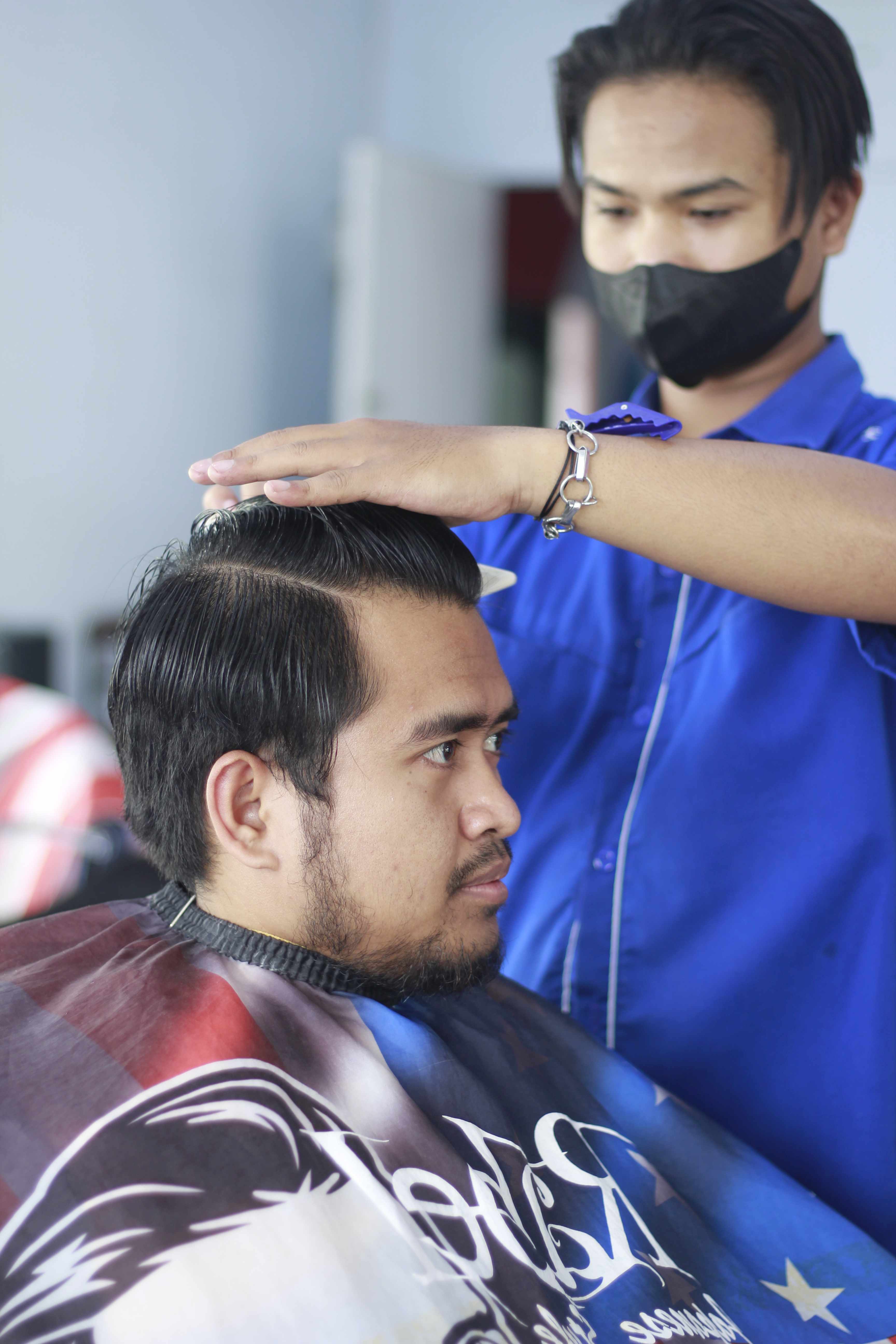 Tempat Cukur Rambut Di Kelurahan Karangbesuki Profesional